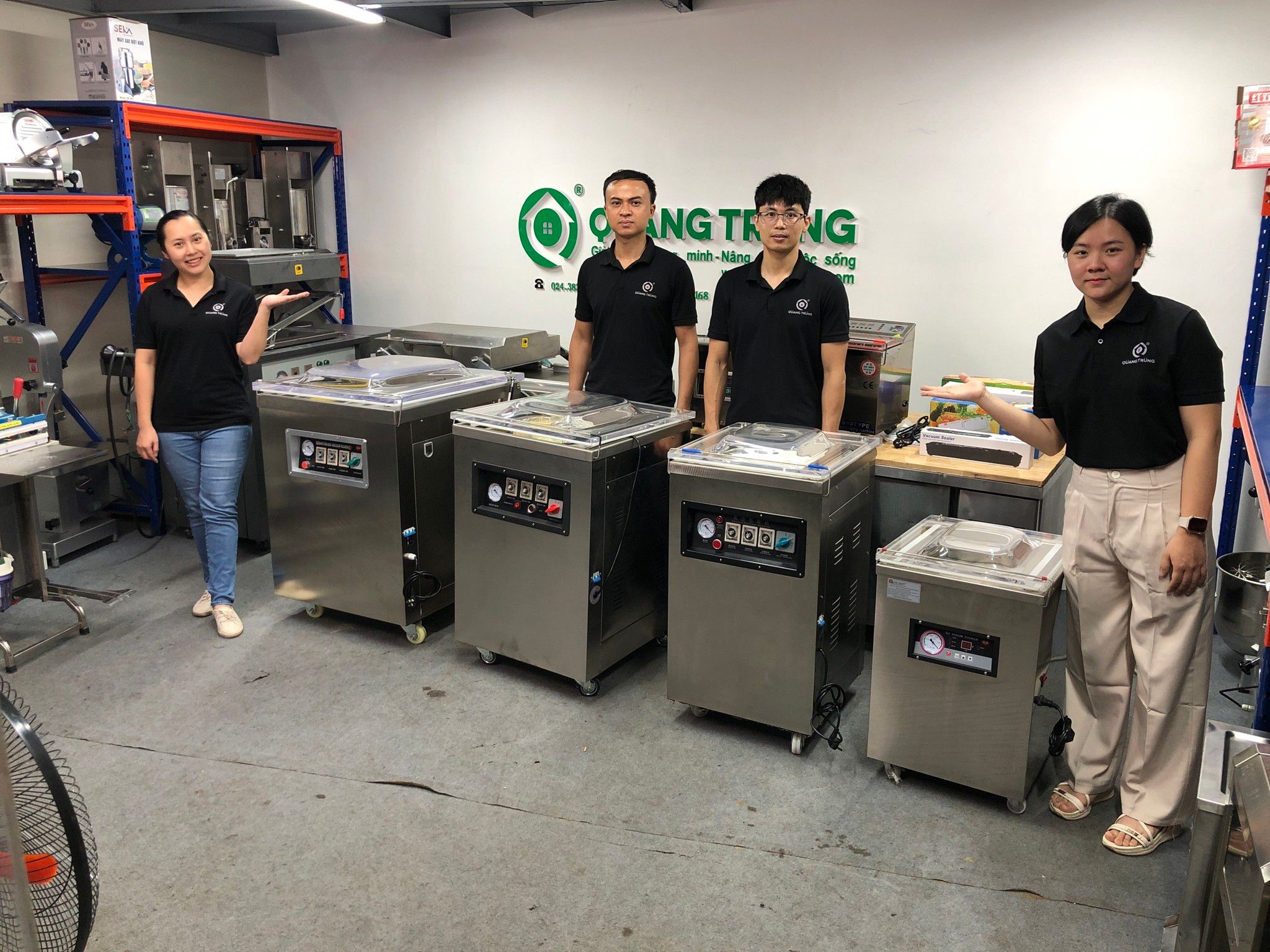 Khám phá các dòng máy hút chân không chất lượng cao tại Siêu thị máy thực phẩm Quang Trung – địa chỉ mua sắm uy tín và chuyên nghiệp cho mọi nhu cầu về máy thực phẩm.