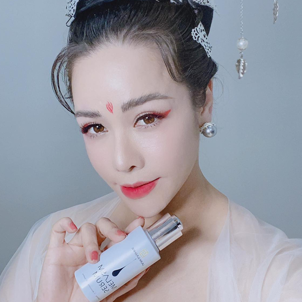 DIỄN VIÊN THUÝ DIỄM và bộ trị nám của Nhật Kim Anh: Serum nám và viên uống trắng da