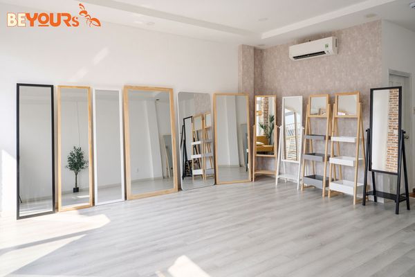 Những mẫu gương soi toàn thân có chân đẹp nhất năm 2020