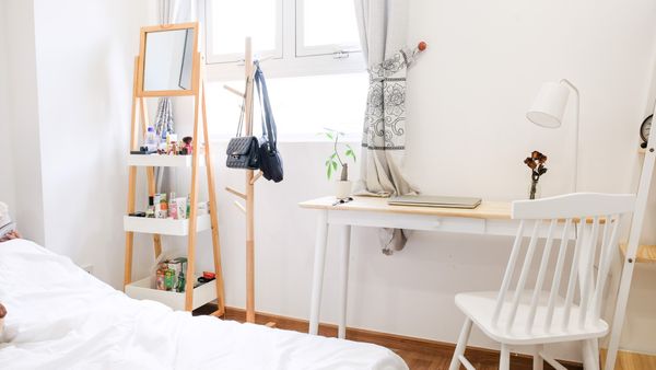 Tổng hợp 3 mẫu bàn làm việc đa năng, tối giản, phù hợp với đa dạng không gian, diện tích
