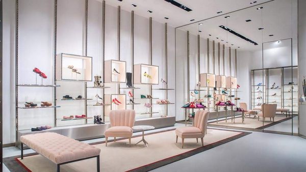 Những điều cần biết trước khi thiết kế thi công shop thời trang
