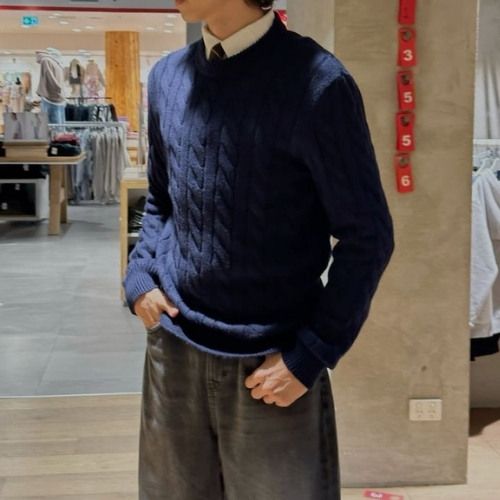 11 Tips phối đồ với áo len cổ tim nam đơn giản và thời trang