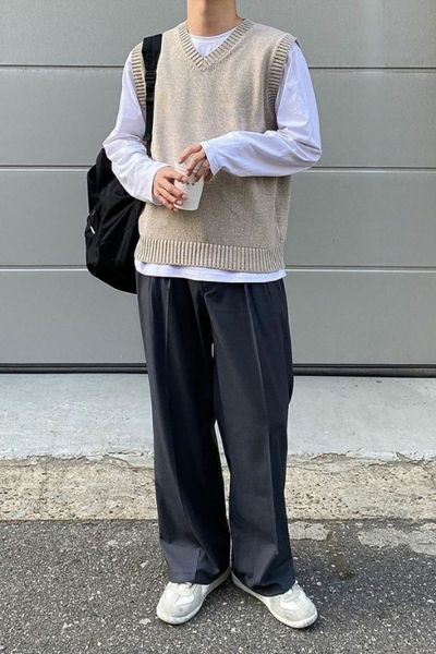 11 Tips phối đồ với áo len cổ tim nam đơn giản và thời trang