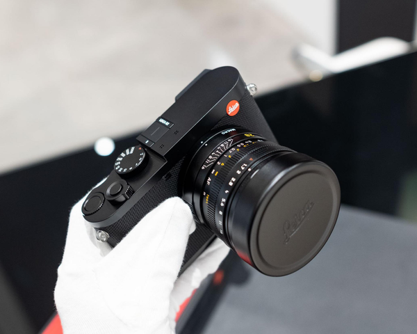 Máy ảnh Leica được lắp ráp thủ công bởi các kỹ sư lành nghề, đảm bảo độ chính xác và bền bỉ cao.