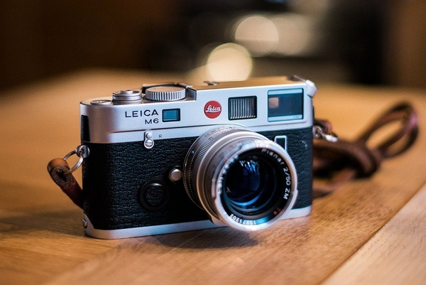 Thiết kế sang trọng của chiếc máy ảnh huyền thoại Leica M6