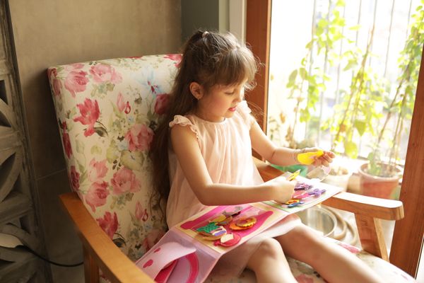 Sách vải - món đồ chơi cứu tinh mỗi lúc đưa bé ra ngoài