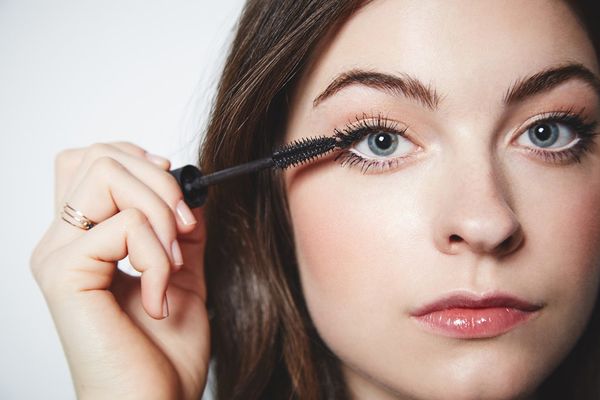 14 mẹo thú vị giúp bạn chuốt mascara thêm hoàn hảo