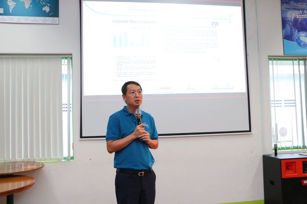 Mr. Trịnh Quang Thanh - Tổng Giám đốc Viphavet phát biểu
