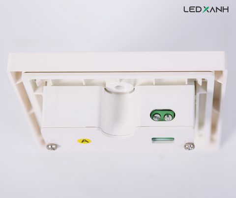 den-led-chan-tuong-11019-elv