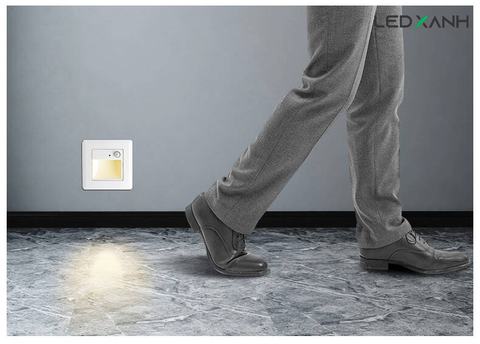 den-led-chan-tuong-11019-cdn