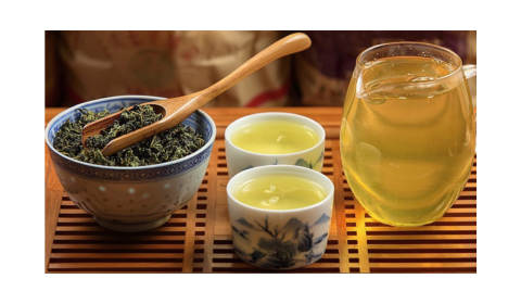 So sánh tác dụng của trà đá và trà nóng