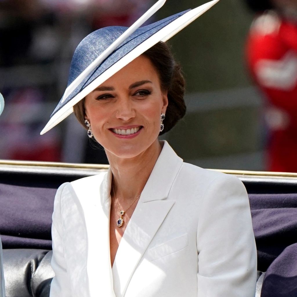 Kate Middleton kế thừa phong cách thời trang của công nương Diana như thế nào