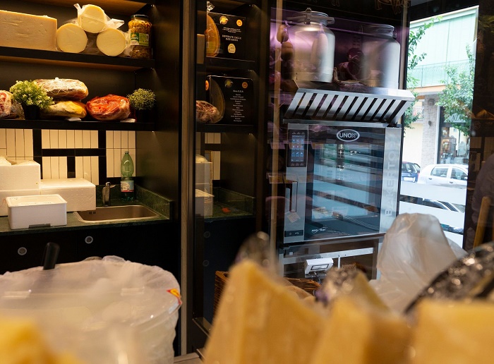 Không gian bếp bao nhiêu chọn lò kích thước cỡ đó