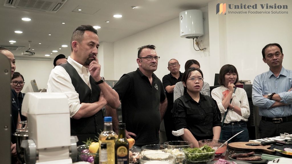 Demo lò nướng UNOX - Bakertop tại United Vision