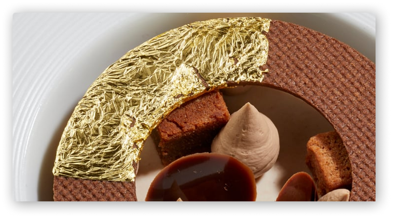 Sự thật về dát vàng thực phẩm trong ngành làm bánh