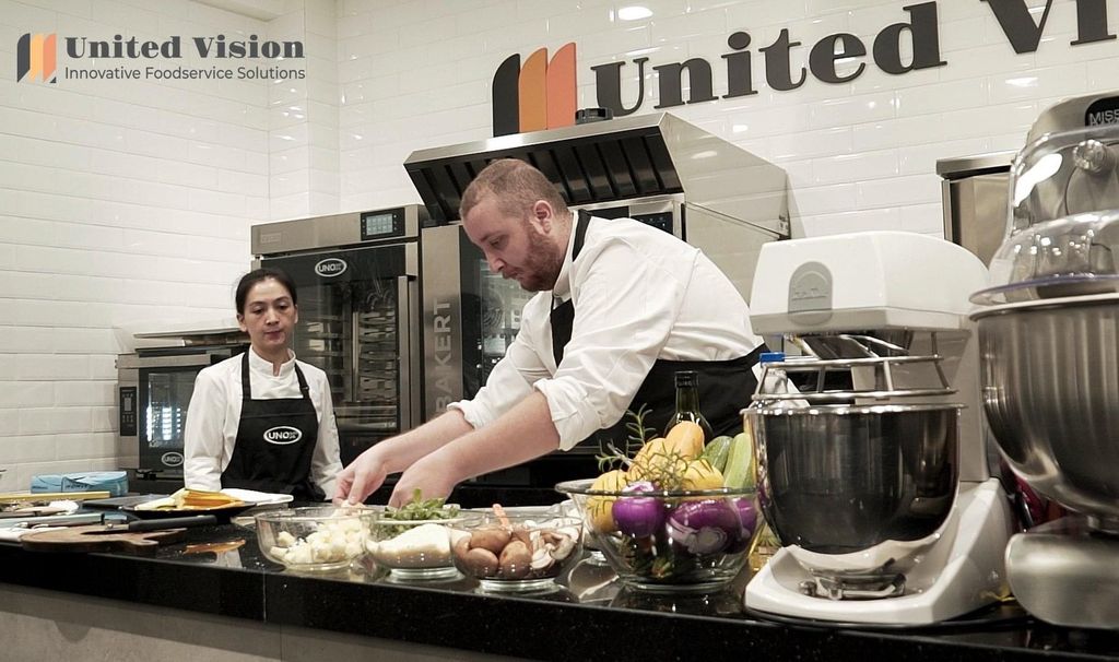 Demo lò nướng UNOX - Bakertop tại United Vision