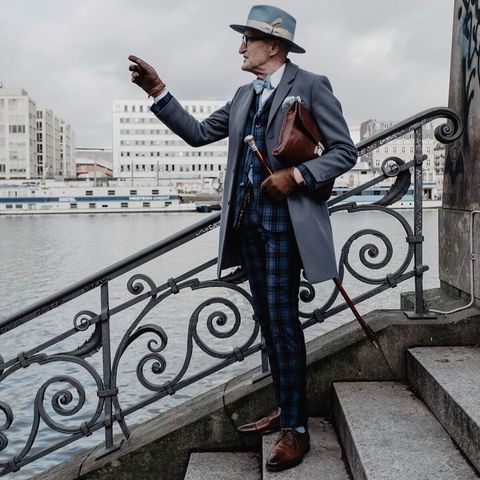 Phong cách thời trang sành điệu với suit của fashionista U80 người Đức
