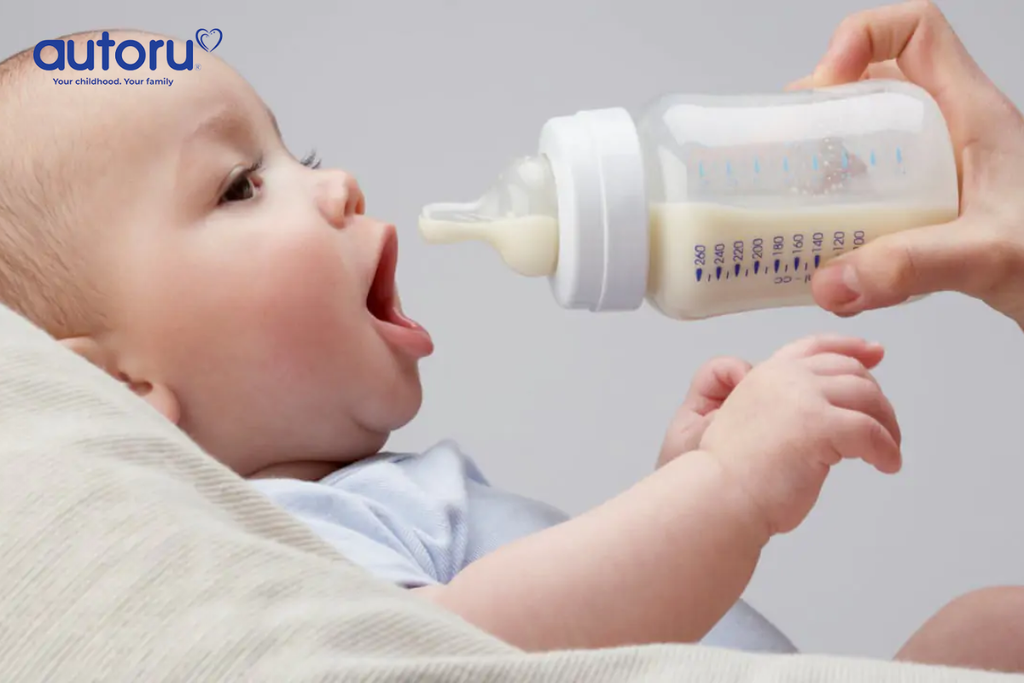 Bú sữa bình không được khuyến khích ở giai đoạn 6 tháng đầu đời của trẻ