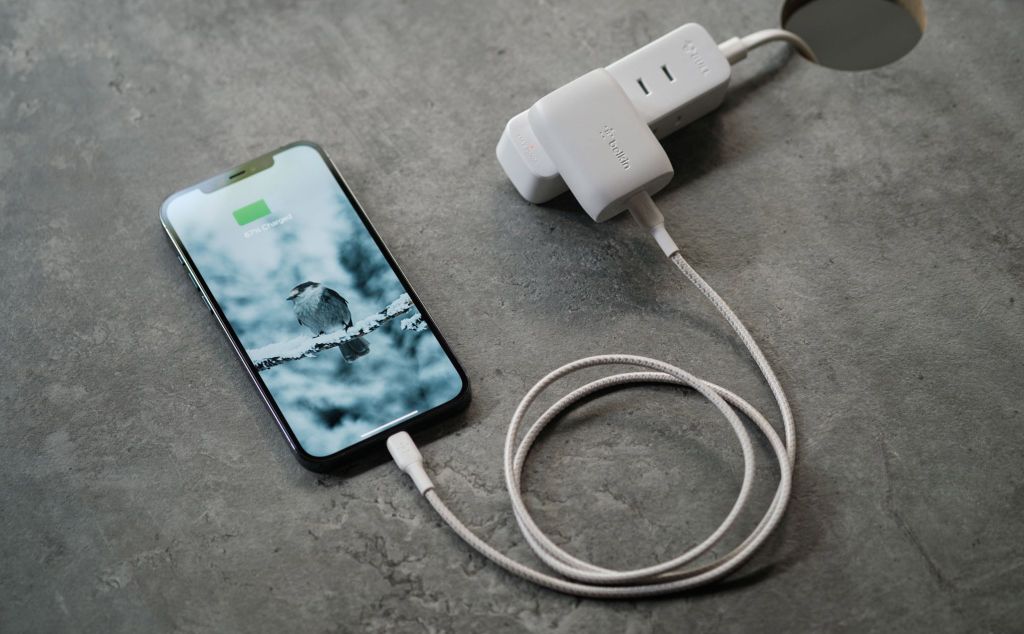 Trên tay bộ cáp sạc 20W Belkin: thích hợp sạc nhanh cho iPhone 12