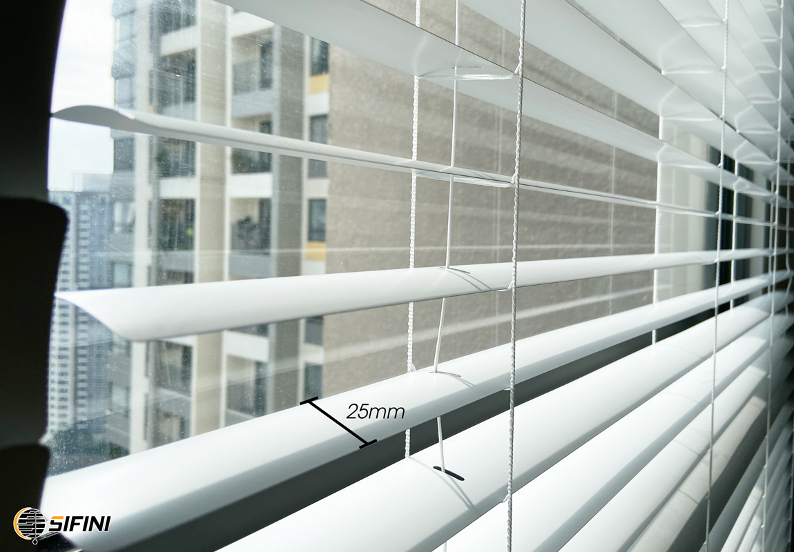 Rèm sáo nhôm vách kính