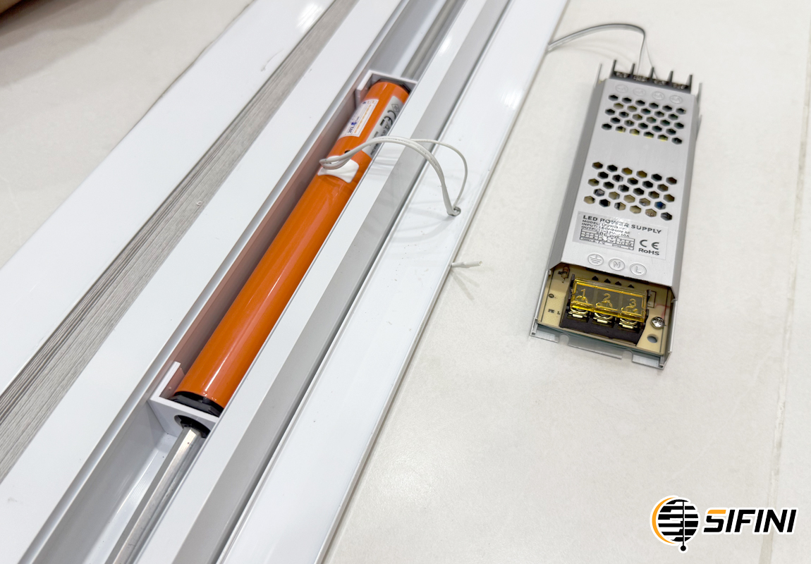 Rèm tổ ong giếng trời tự động