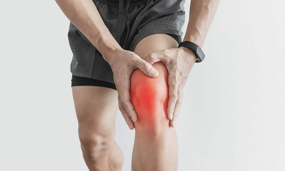 Nguyên Nhân và Cách Giảm Đau Đầu Gối Do Vấn Đề Bàn Chân
