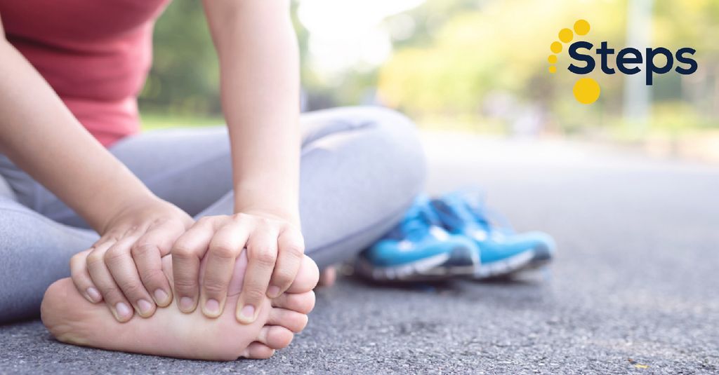 Ngăn ngừa và điều trị viêm cân gan chân bằng giày dép và lót giày y khoa Spenco