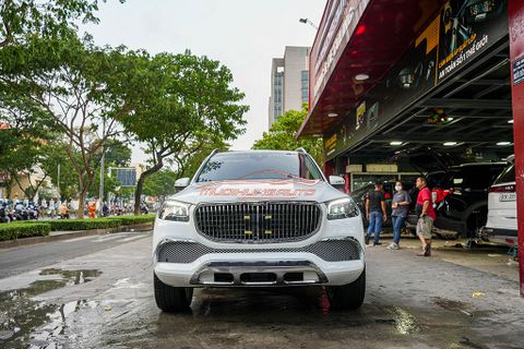 Xe Mercedes GLS 450 Độ Body Kit Lên Đời Maybach GLS 600 2022