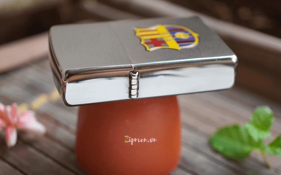 Bản lề bật lửa Zippo usa logo FC Barcelona