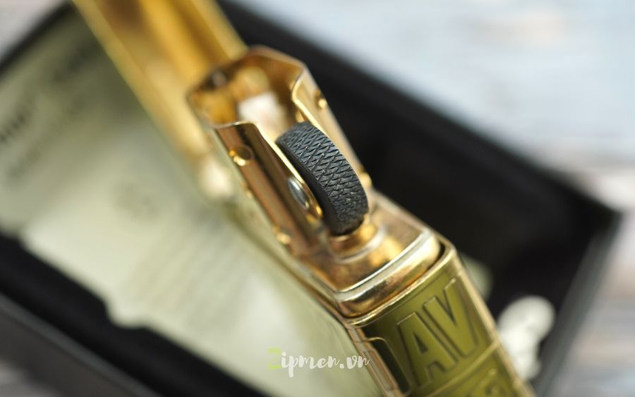 Zippo chính hãng có bánh xe nhạy lửa và cổ đá cao