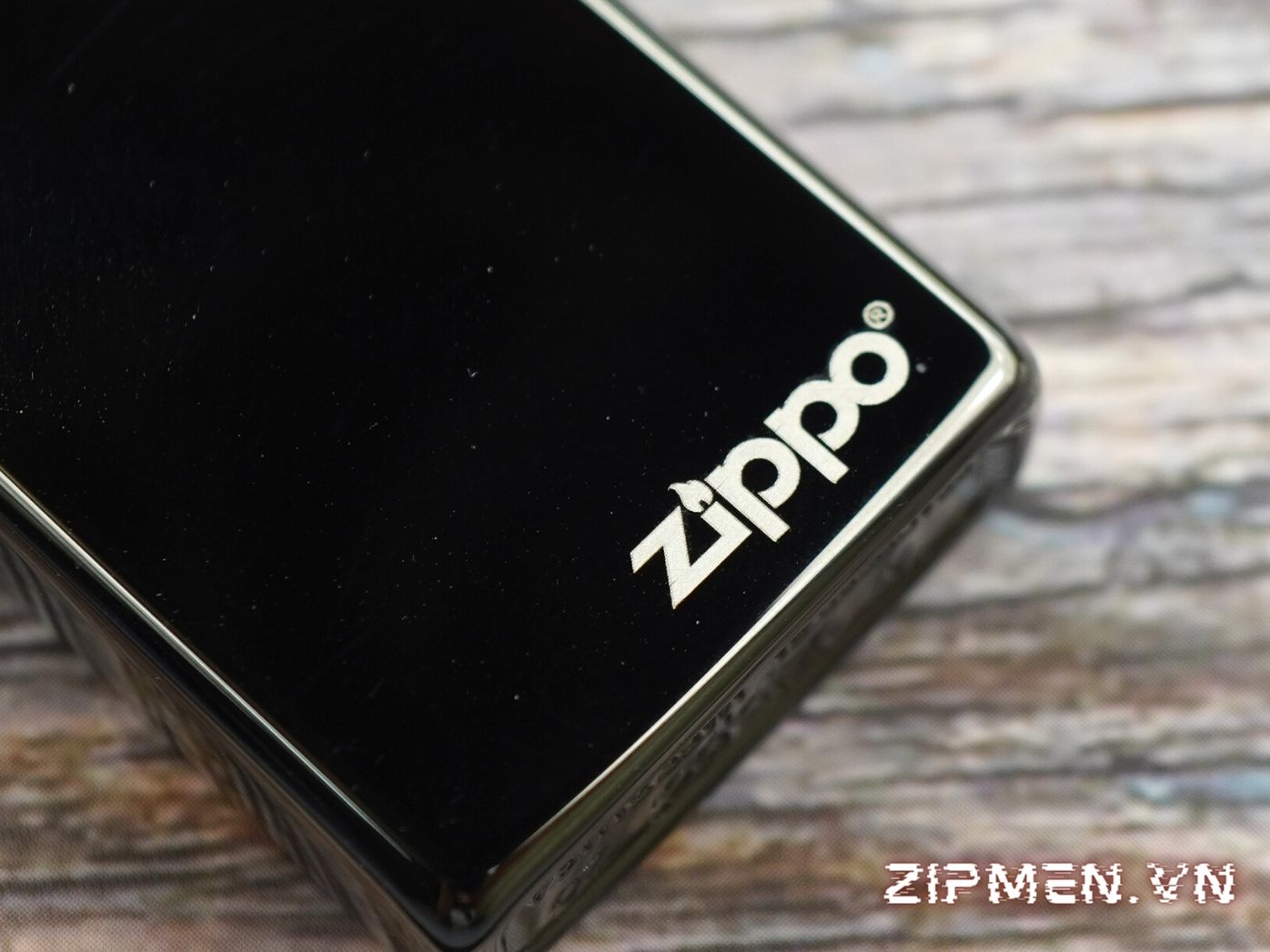 Ảnh chi tiết của zippo