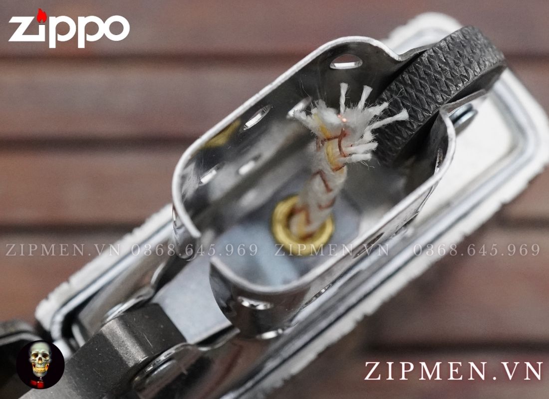 Bật lửa zippo cao cấp xuất Nhật bản bọc thép trắng chủ đề cá chép daruma
