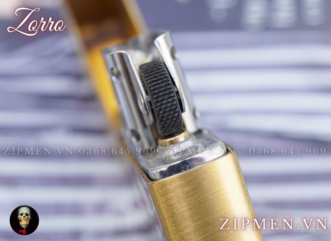 Zorro khảm xà cừ hình đàn Ghita