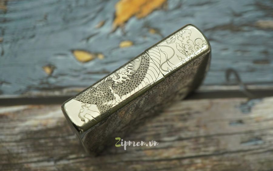 Cạnh bên bật lửa Zorro long phượng