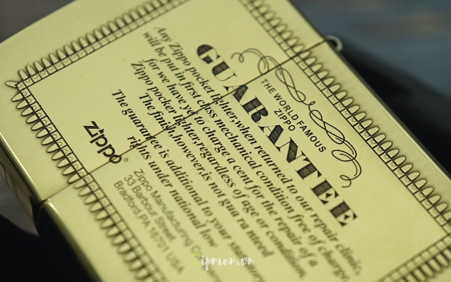 Hoạ tiết Zippo khắc rất rõ nét