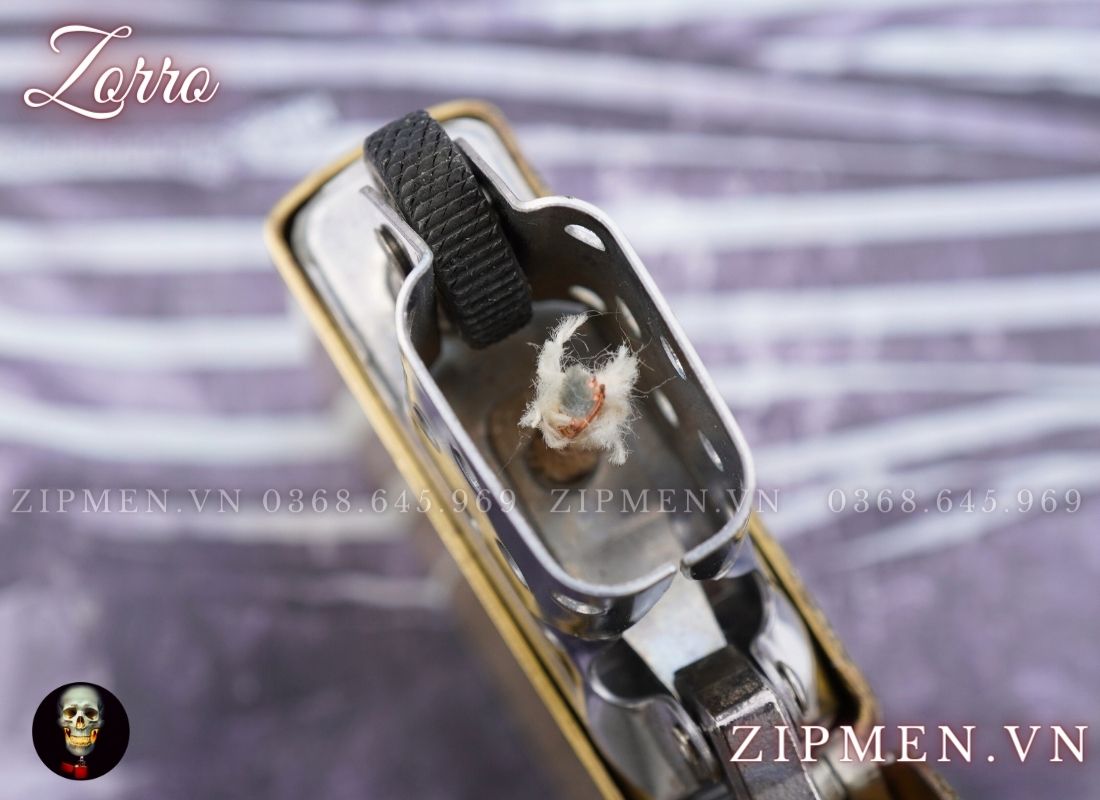 Zorro khảm xà cừ hình đàn Ghita