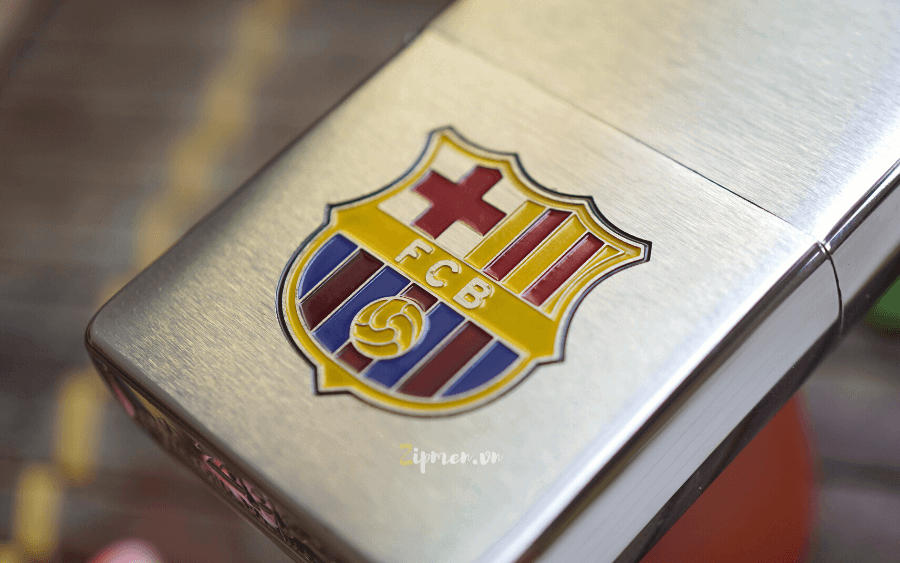 Logo CLB Barcelon khắc chìm đổ sơn tinh tế