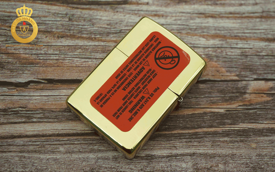 Mặt sau chiếc Zippo chủ đề tàu uss cv62