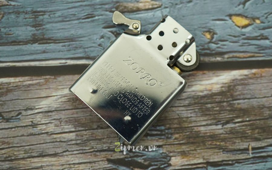 Ruột bật lửa Zorro có màu trắng