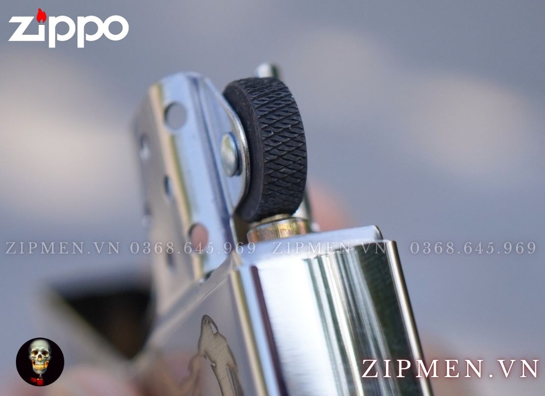 zippo mã đáo thành công màu trắng
