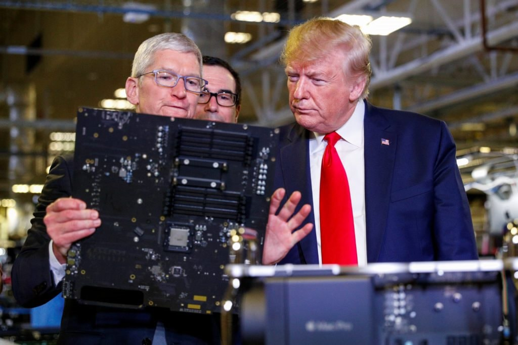 Tim Cook buông dần Trung Quốc, tìm cách sang Việt Nam xây
