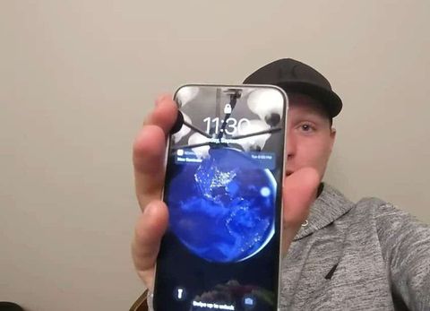 Sau nửa năm bị ngâm dưới đáy hồ, iPhone 11 vẫn “sống sót” và hoạt động tốt