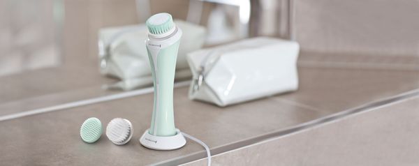 Máy rửa mặt Remington FC1000 Reveal