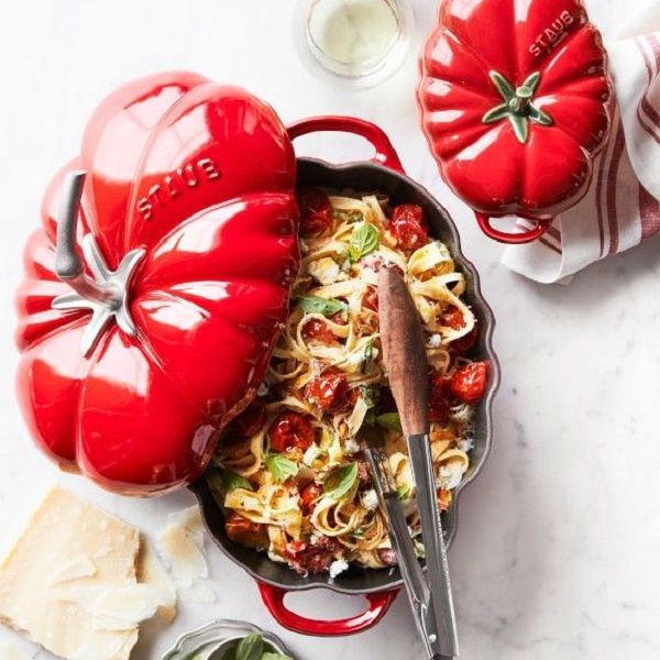 Nồi gang đúc cà chua Staub