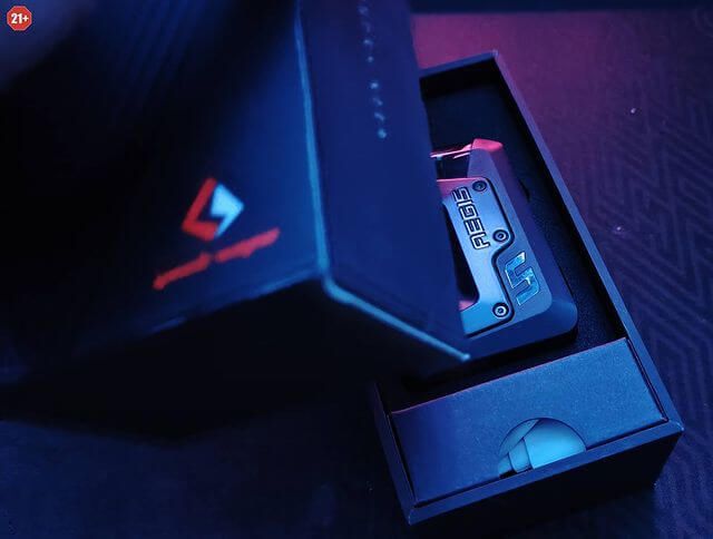 GEEKVAPE AEGIS HERO: POD SYSTEM NHỎ NHẤT TRONG SERIES AEGIS CÓ MÀN HÌNH HIỂN THỊ