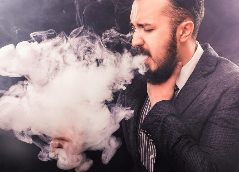 TẠI SAO VAPE CỦA BẠN CÓ CÓ MÙI KHÉT? CÁCH ĐỂ KHÔNG CÒN KHÉT NỮA?