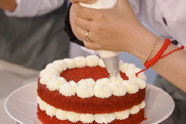 Cách làm bánh gato ngon tại nhà cho những người sinh nhật mùa dịch