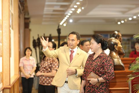 Chủ tịch Quốc Hội Nguyễn Thị Kim Ngân thăm Trầm Hương Khánh Hòa ATC