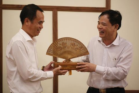 Bộ trưởng BNN & PTNN Nguyễn Xuân Cường thăm Trầm Hương Khánh Hòa