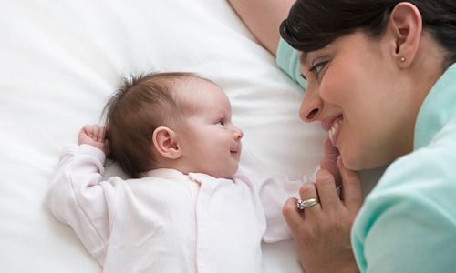 Bé vẫn hiểu lời người lớn nói dù chưa biết nói